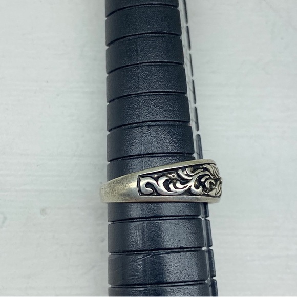Black Satin Scroll Work And Floral Sterling Silver Ring - Picture 8 of 11